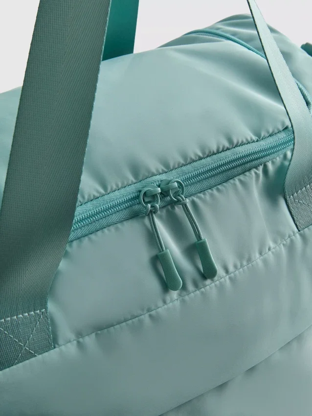 Zip up travel bag