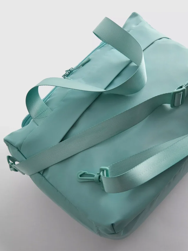 Zip up travel bag